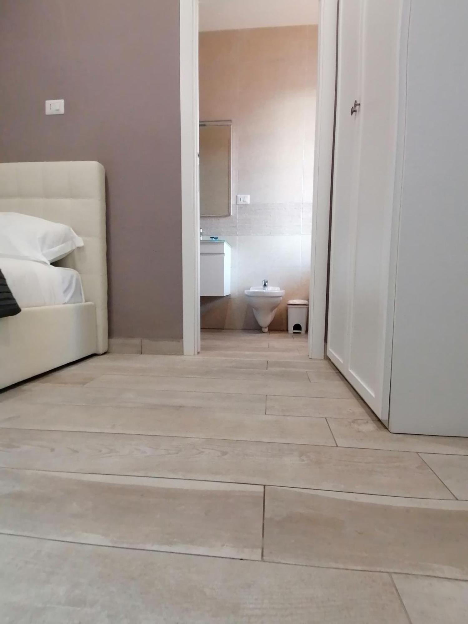 B&B Purple Italy Φιουμιτσίνο Δωμάτιο φωτογραφία