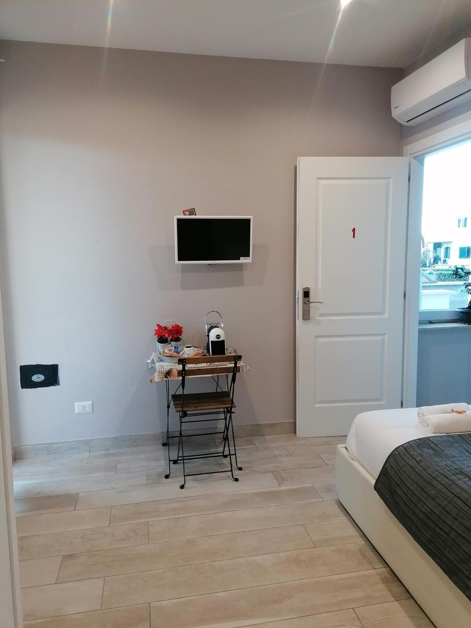 B&B Purple Italy Φιουμιτσίνο Δωμάτιο φωτογραφία